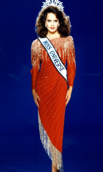 Cecilia Bolocco (Chile, 1987)